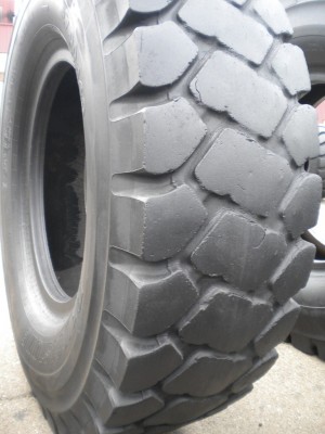 Industrial tire - Size 27.00-49 VSMT