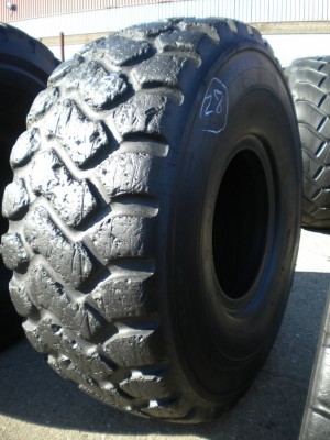 Industrial tire - Size 26.5-25 XHM RETREADED