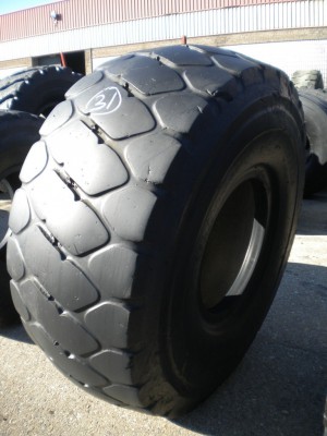 Industrial tire - Size 26.5-25 VSMT