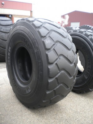 Industrial tire - Size 26.5-25 XHA2 RECARVED