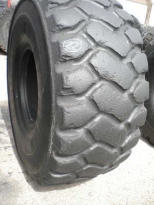 Industrial tire - 26.5-25 XHT RECARVED