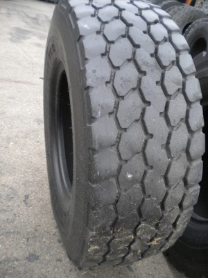 Industrial tire - Size 17.5-25 XGC