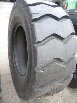 Industrial tire - Size 17.5-25 GYT RECARVED