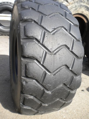 Industrial tire - 26.5-25 XADN RECARVED