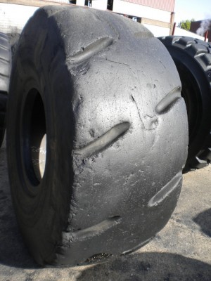 Industrial tire - 26.5-25 XMINE RETREADED