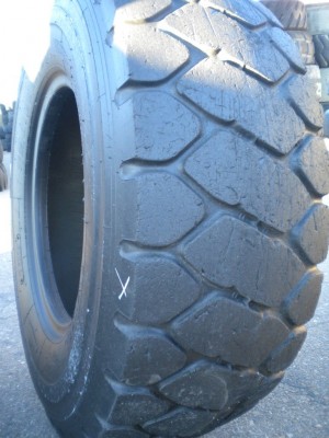 Industrial tire - Size 17.5-25 VSMT