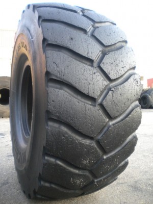 Industrial tire - Size 26.5-25 XLDT RECARVED