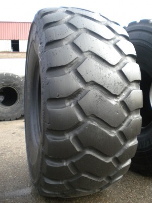 Industrial tire - 26.5-25 XHA RECARVED
