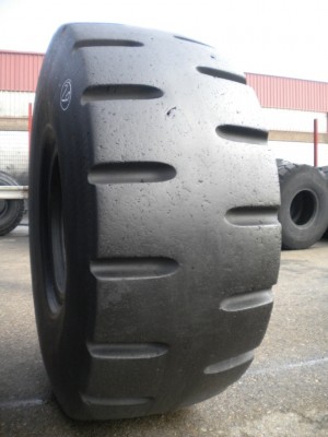 Industrial tire - 26.5-25 MILITARY RETREADED