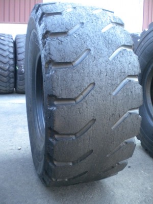 Industrial tire - Size 20.5-25 XMINE D2 RECARVED