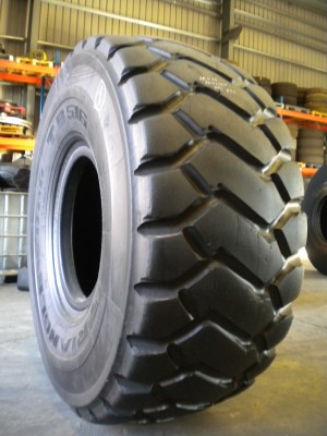 Industrial tire - Size 26.5-25 XHT RECARVED