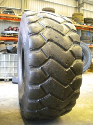 Industrial tire - Size 26.5-25 CB761