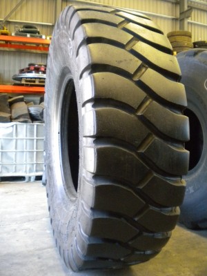Industrial tire - Size 18.00-33 EV3+ RECARVED