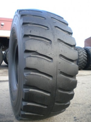 Industrial tire - Size 26.5-25 STL3 RECARVED