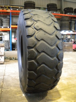 Industrial tire - 20.5-25 XHM RETREADED