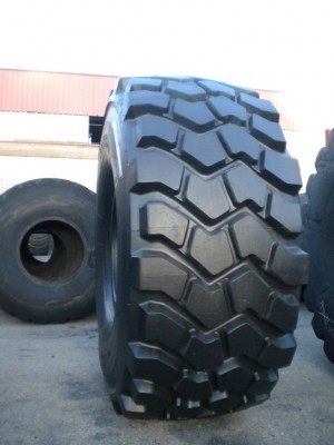 Industrial tire - Size 29.5-25 XADM RETREADED