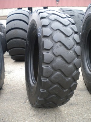 Industrial tire - 15.5-25 XHA