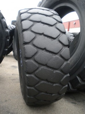 Industrial tire - Size 20.5-25 VSMT