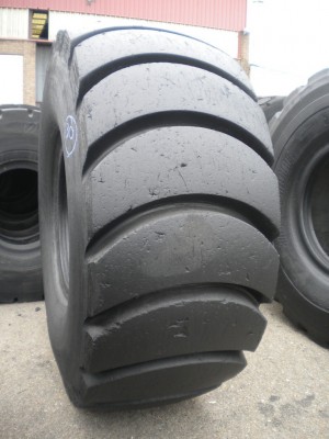 Industrial tire - 29.5-29 MLT RETREADED