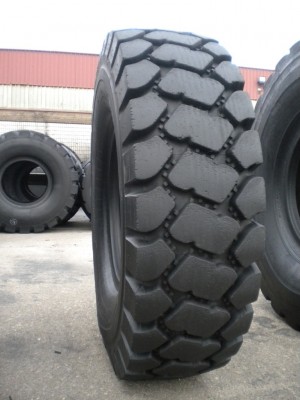 Industrial tire - Size 18.00-33 VSMTP