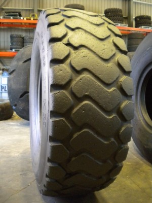 Industrial tire - 20.5-25 XHM RETREADED