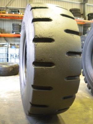 Industrial tire - 20.5-25 MILITARY RETREADED