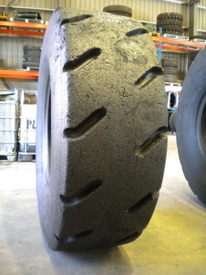 Industrial tire - Size 20.5-25 XMINE MC RETREADED