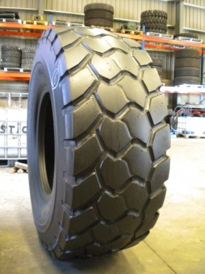 Industrial tire - Size 20.5-25 VJT RECARVED