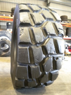 Industrial tire - Size 29.5-29 GYT RECARVED