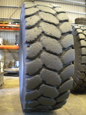 Industrial tire - Size 24.00-35 XDT