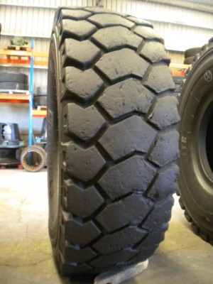 Industrial tire - Size 24.00-35 XTRACTION