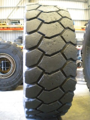 Industrial tire - Size 24.00-35 XTRACTION