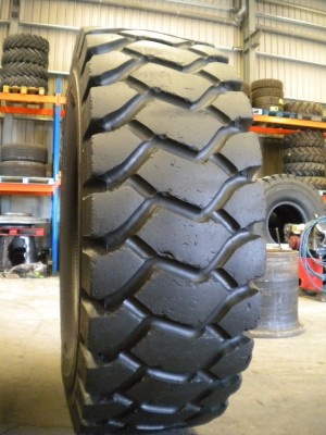 Industrial tire - Size 24.00-35 VSMTP RECARVED