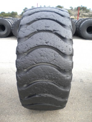 Industrial tire - Size 23.5-25 XRD2
