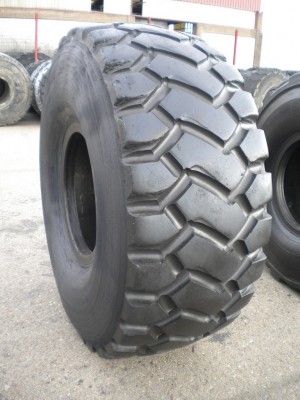 Industrial tire - Size 26.5-25 XHT RECARVED