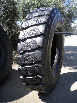 Industrial tire - Size 18.00-33 AE48