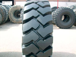Industrial tire - Size 18.00-25 SRG RETREADED