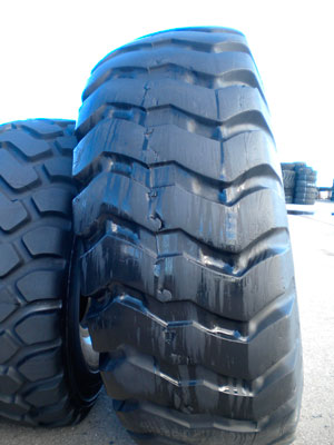 Industrial tire - Size 33.5-33 RL2+