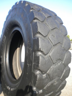 Industrial tire - Size 27.00-49 XTRD