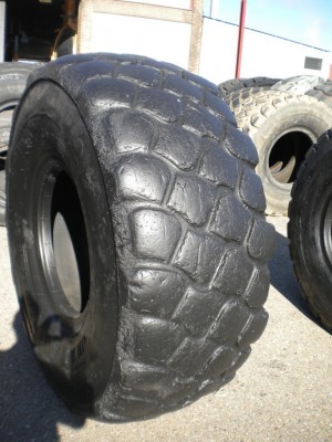 Industrial tire - 23.5-25 XTRRAIN