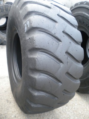 Industrial tire - Size 23.5-25 GP2B RECARVED