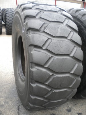 Industrial tire - Size 23.5-25 VLT RECARVED