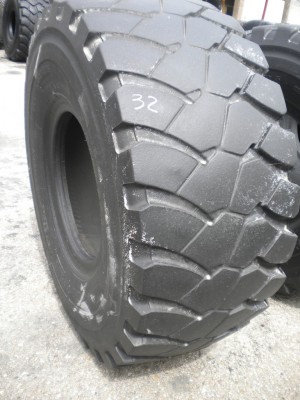 Industrial tire - 23.5-25 VSLT