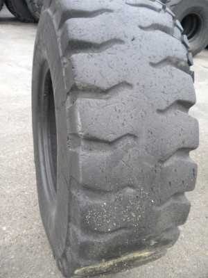 Industrial tire - Size 17.5-25 VSTL