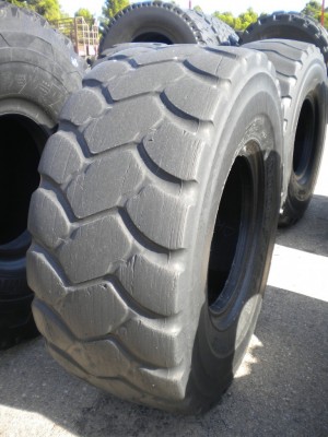 Industrial tire - Size 20.5-25 RT3B