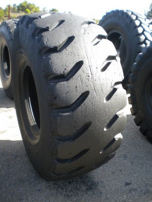 Industrial tire - 23.5-25 XMINE RECARVED
