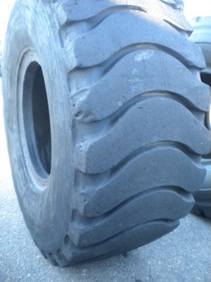 Industrial tire - Size 23.5-25 XRD