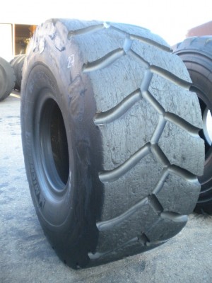 Industrial tire - Size 26.5-25 XLDT RETREADED