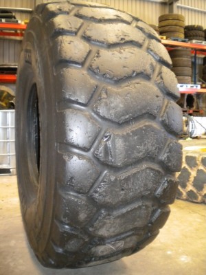 Industrial tire - 23.5-25 EARTH MAX