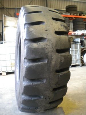 Industrial tire - 17.5-25 VSDL